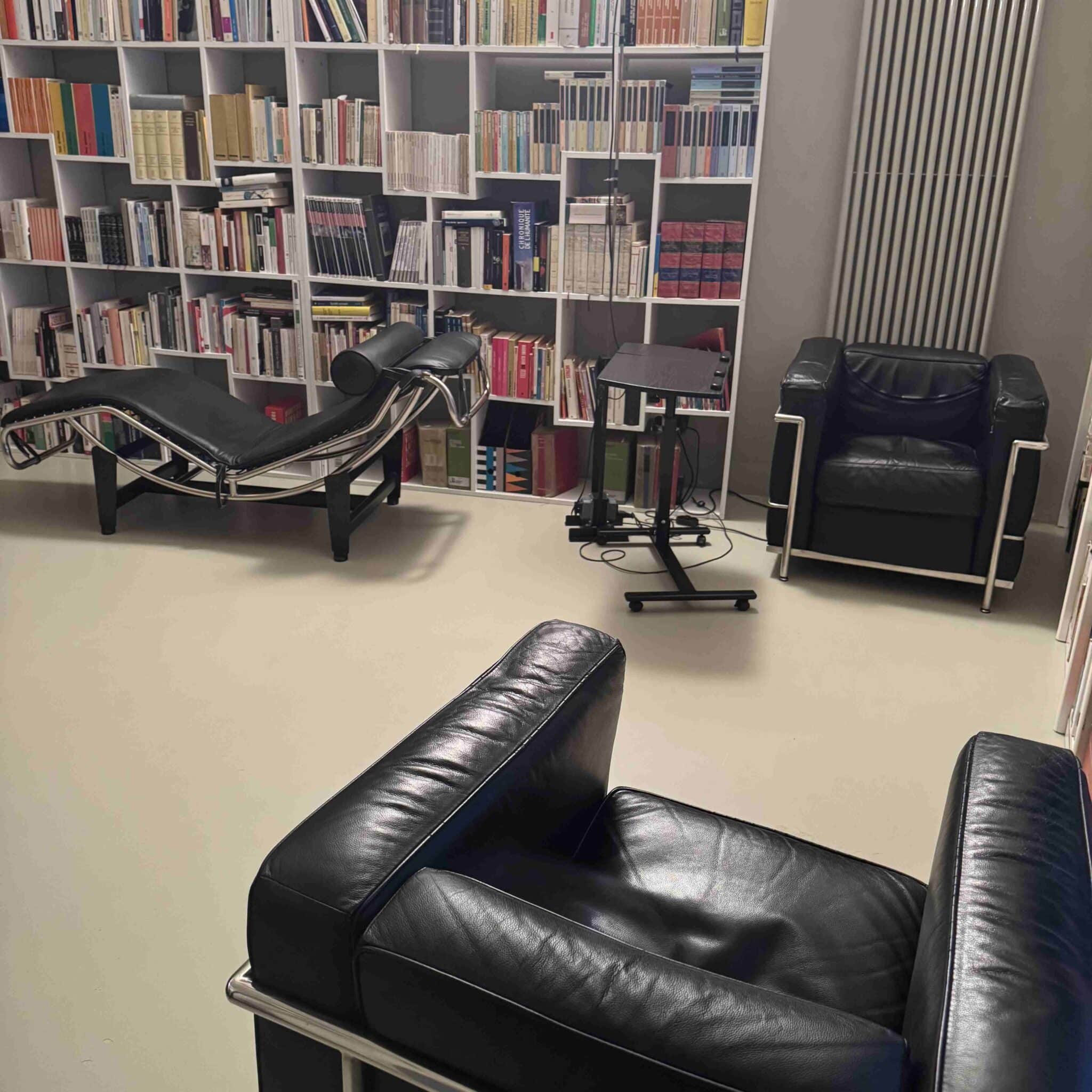 Interni studio psicologia Adriano Cacciola
