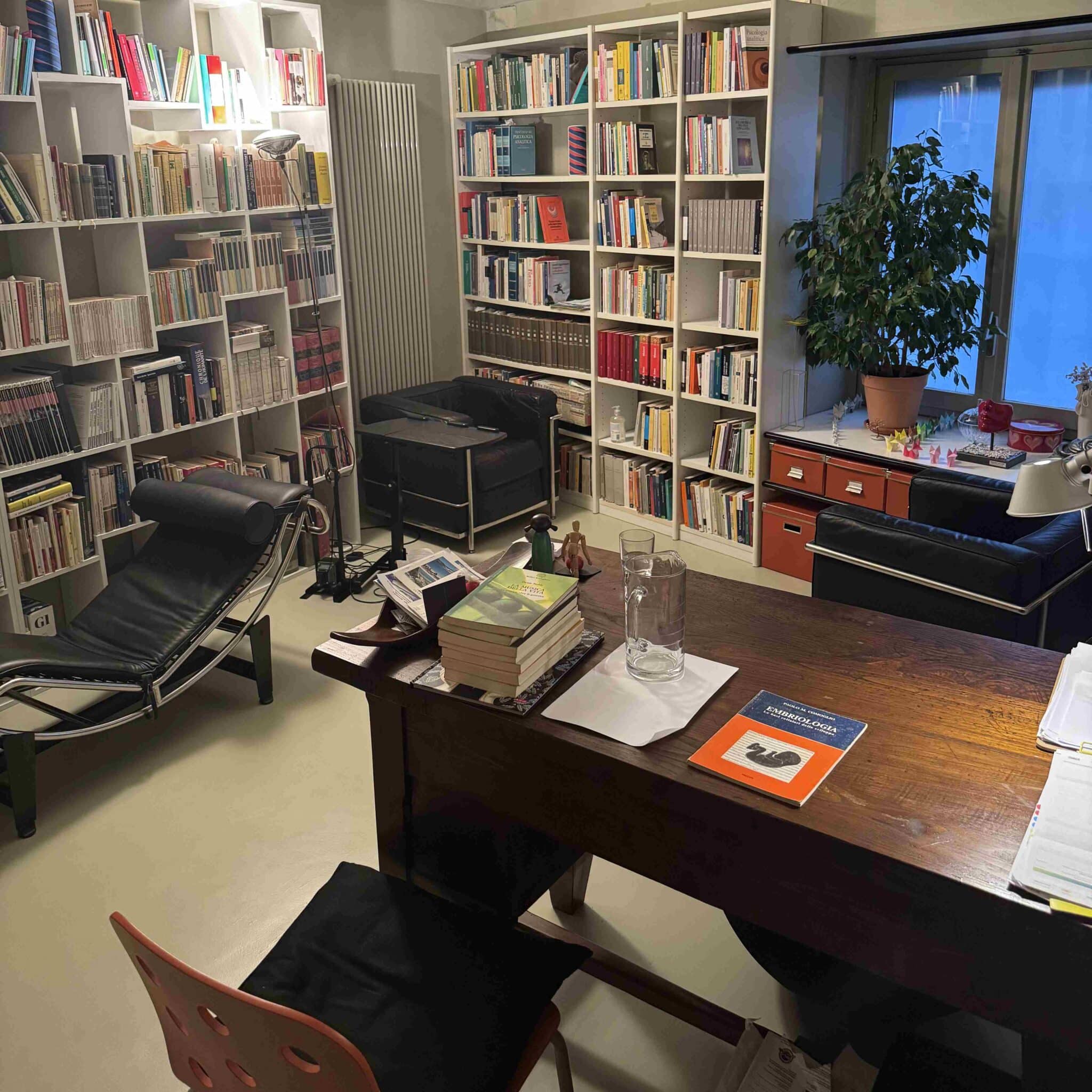 Interni studio psicologia Adriano Cacciola